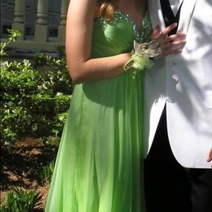 La Femme Green Prom dress | PRICE NEGOTIABLE ‼️NWT